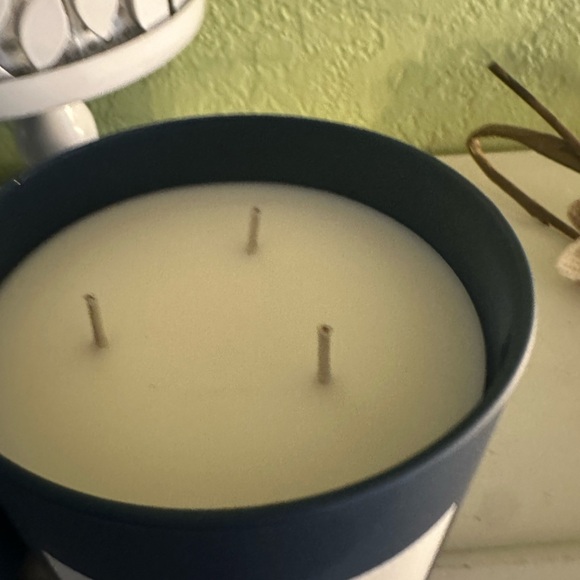 White Barn Mahogany Coconut Candle in Navy and White - Picture 3 of 5